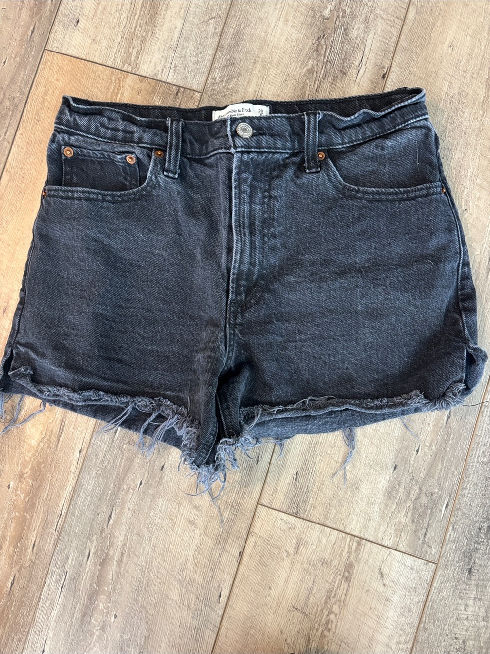 Abercrombie & Fitch Black Frayed Hem Denim 4” Mom Shorts high rise